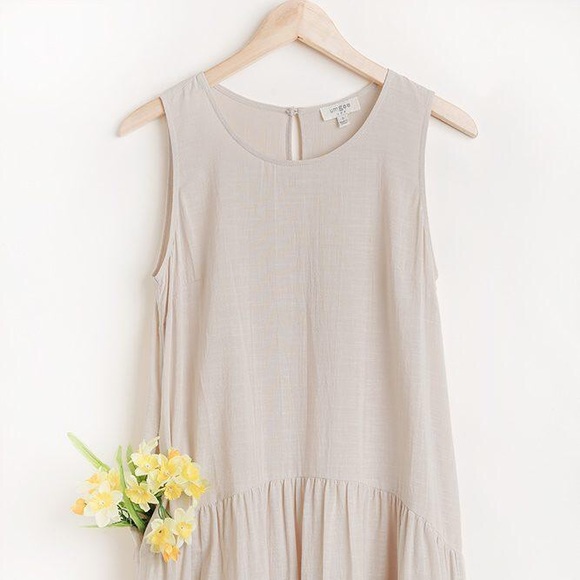 Sleeveless Tier Maxi Dress With Back Keyhole - Picture 4 of 8